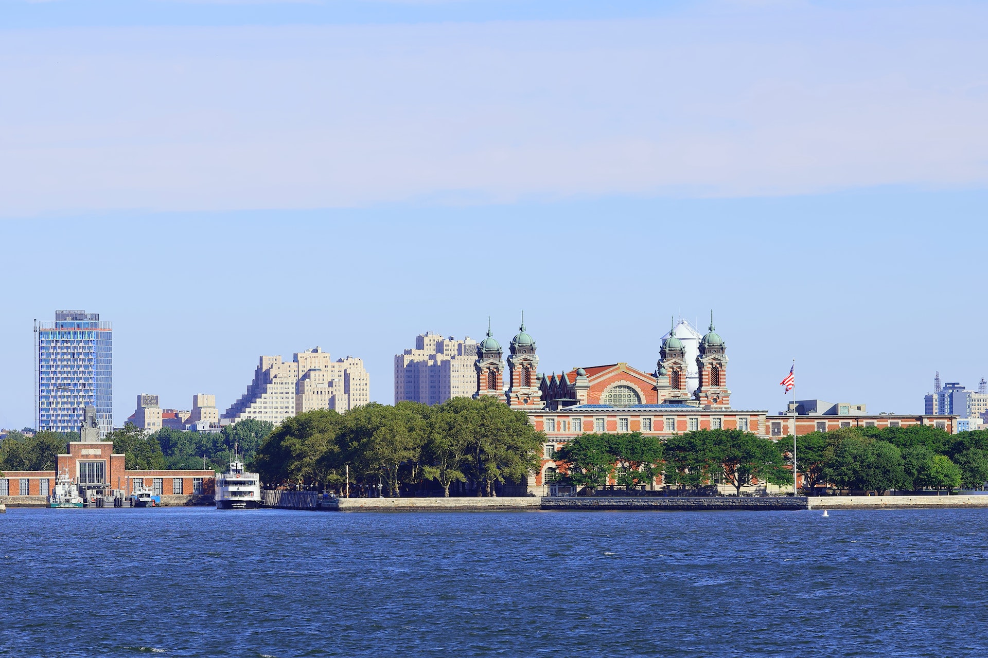 Nutidsfoto af Ellis Island, USA